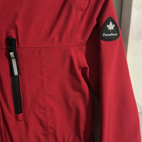 Canadiana rain jacket - Picture 2 of 4